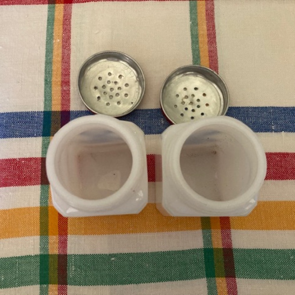1940's Milk Glass Wind Mill S&P Shakers - Picture 5 of 9